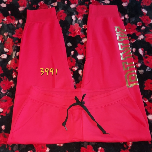 PINK Victoria's Secret Pants - PINK Jogger size XL NWT